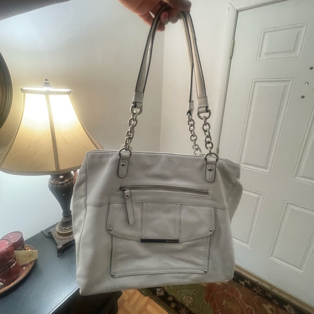 White makowsky leather purse